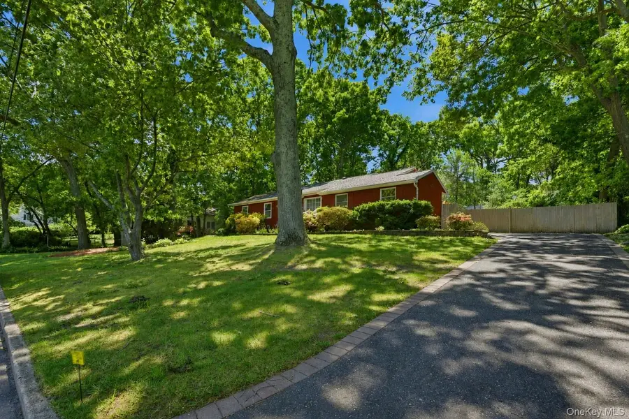 26 Valley Street, Ronkonkoma, NY 11779 - #2
