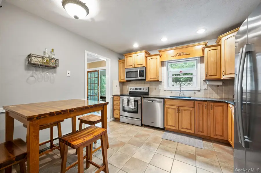 27 Silleck Boulevard, Putnam Valley, NY 10579 - #2
