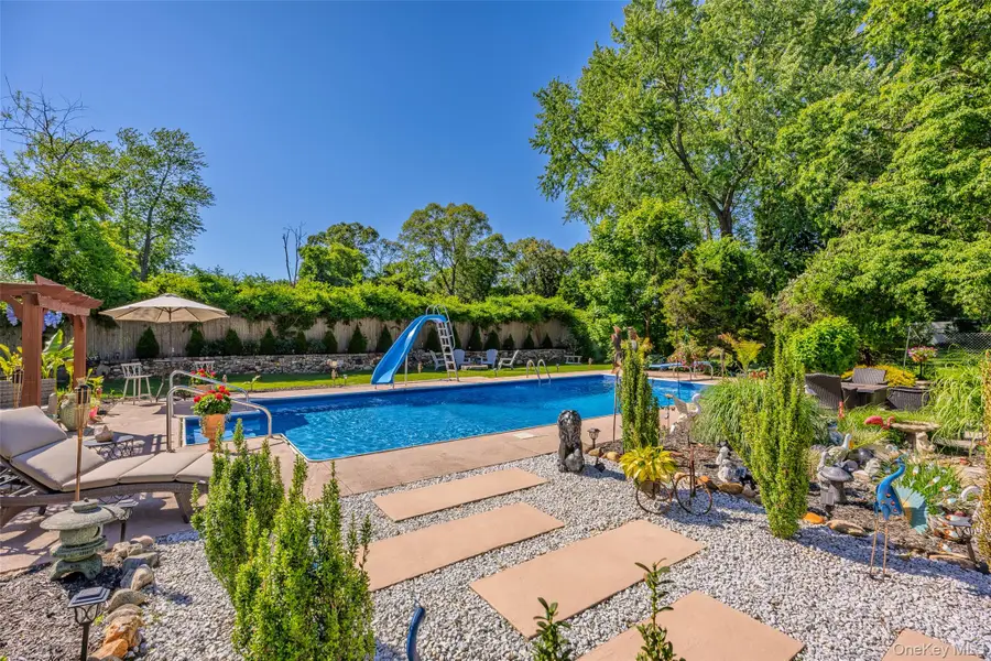 26 Harford Drive, Coram, NY 11727 - #3