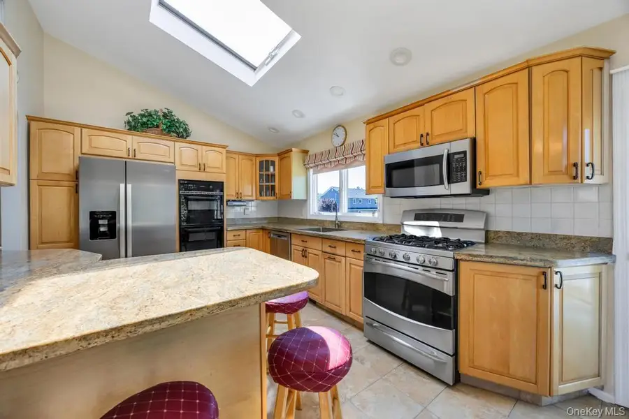 25 Laurel Place, Bethpage, NY 11714 - #3
