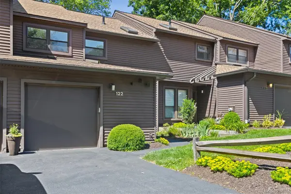 122 Woods Brooke Circle, Ossining, NY 10562