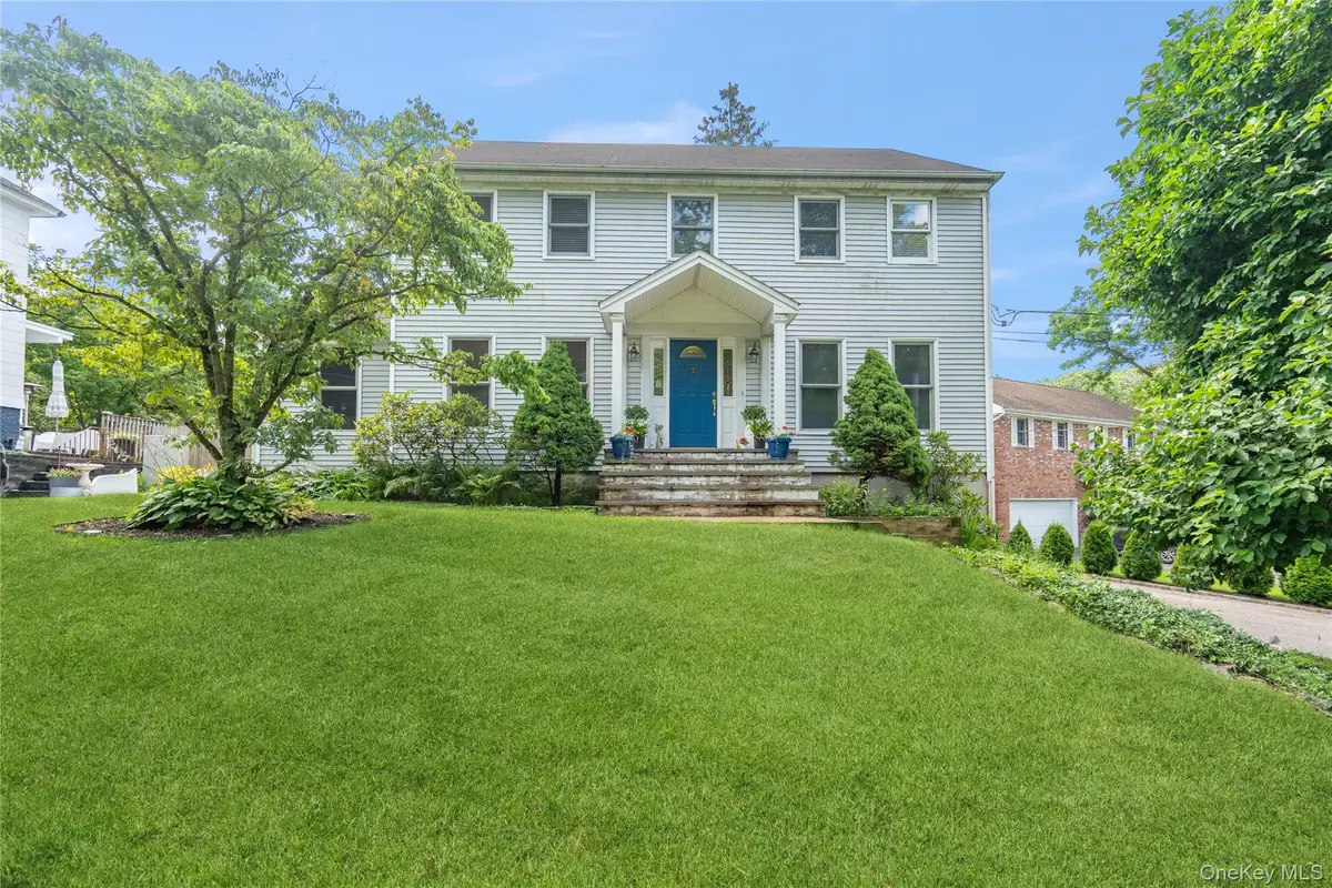 6 Cedar Avenue, Locust Valley, NY 11560 - #1