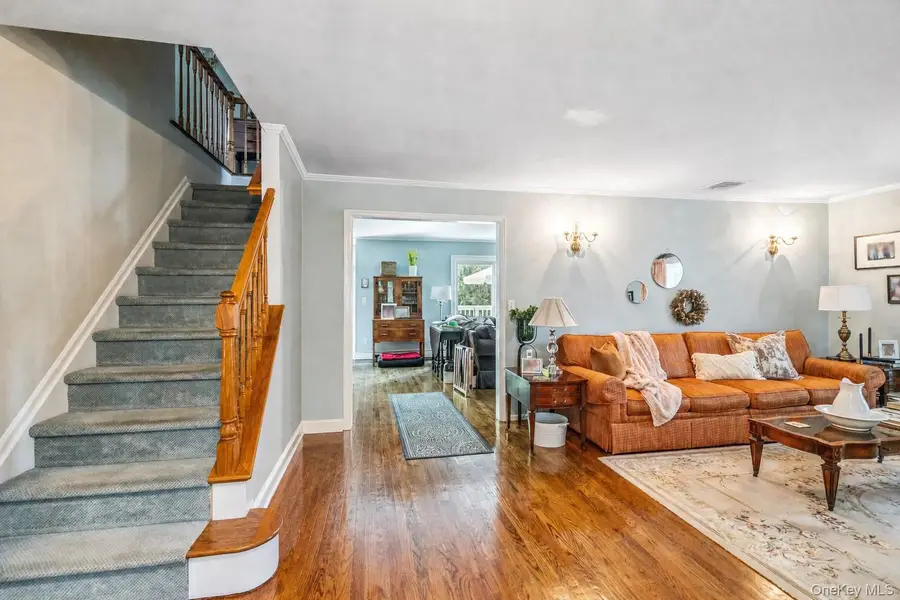 6 Cedar Avenue, Locust Valley, NY 11560 - #3