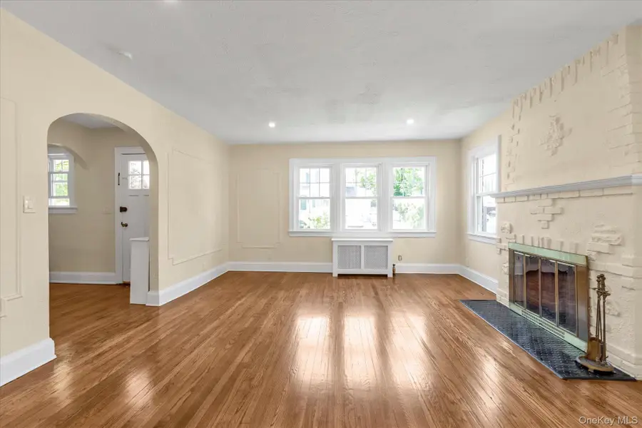 15 Hampton Road, Lynbrook, NY 11563 - #2