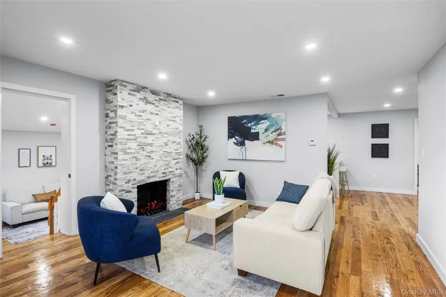 19 Westside Avenue, Bay Shore, NY 11706 - #3