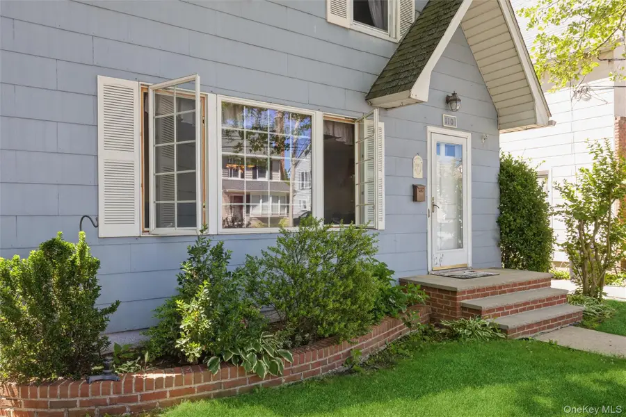 110 Yale Street, Williston Park, NY 11596 - #3