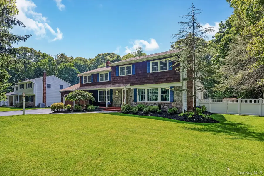 28 Cygnet Drive, Smithtown, NY 11787 - #3