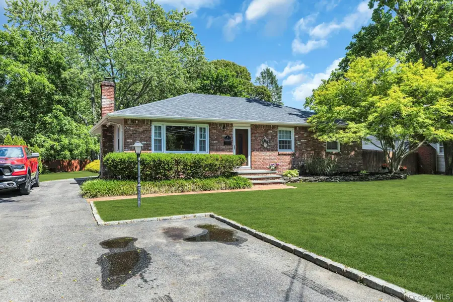 8 Eatondale Avenue, Blue Point, NY 11715 - #2