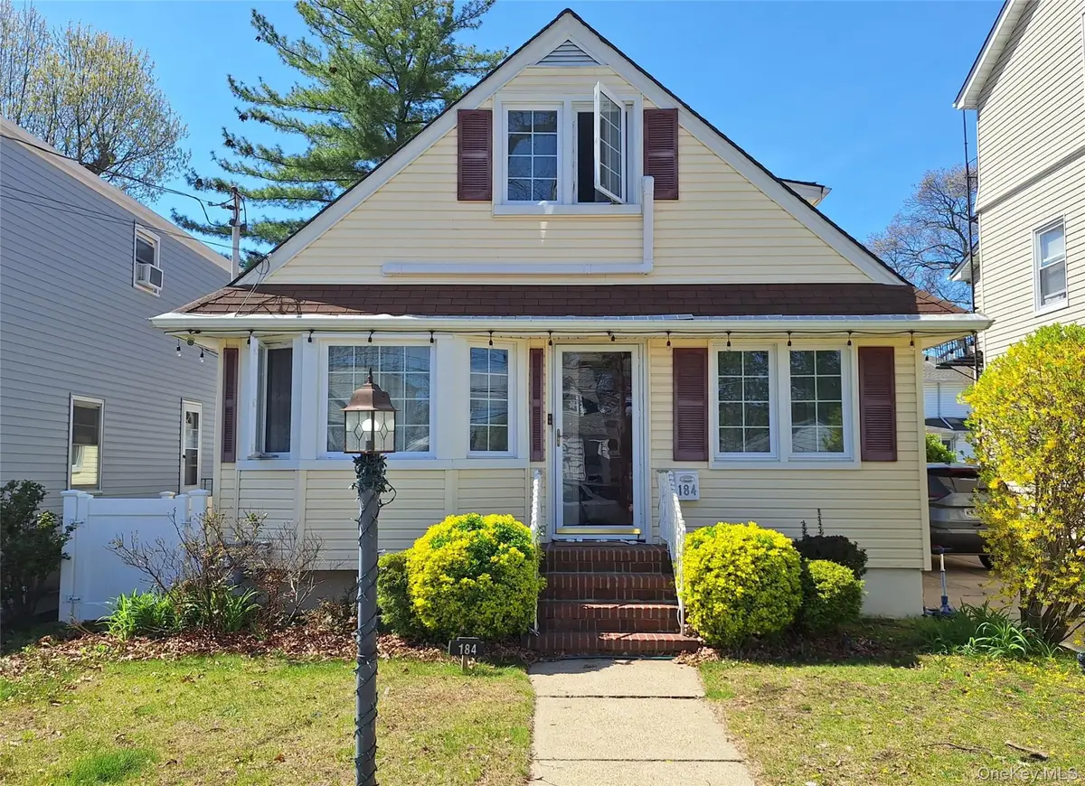 184 E Chester Street, Valley Stream, NY 11580 - #1