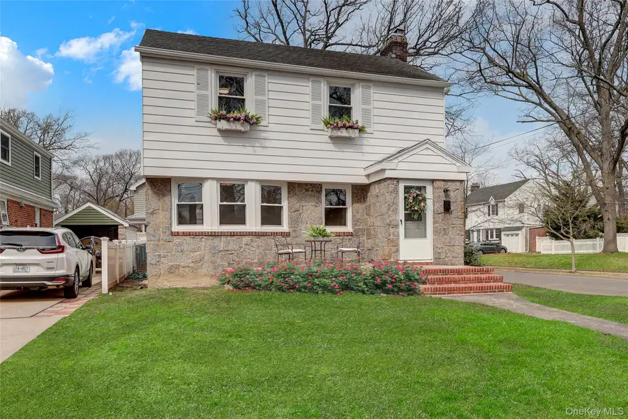 31 Carol Street, Lynbrook, NY 11563 - #2