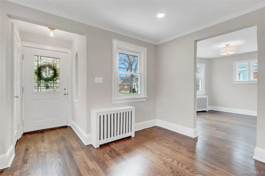 31 Carol Street, Lynbrook, NY 11563 - #3