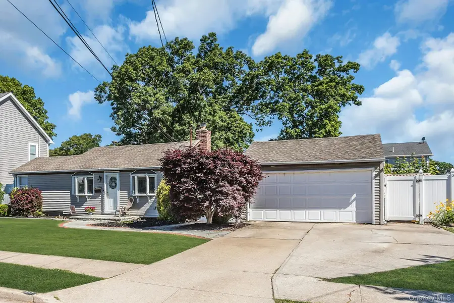 173 N Kings Avenue, Massapequa, NY 11758 - #3