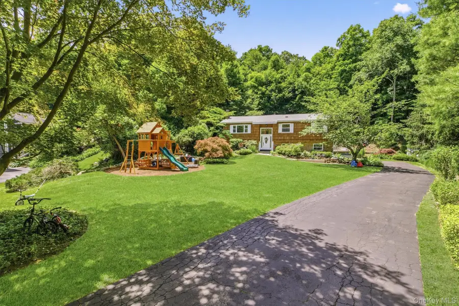 45 Lakeview Avenue W, Cortlandt Manor, NY 10567 - #2