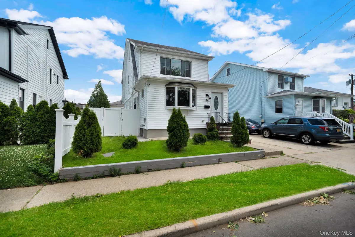 40 S 16 S, New Hyde Park, NY 11040 - #1