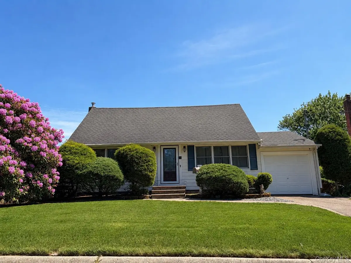 62 Pell Avenue, North Babylon, NY 11703 - #1