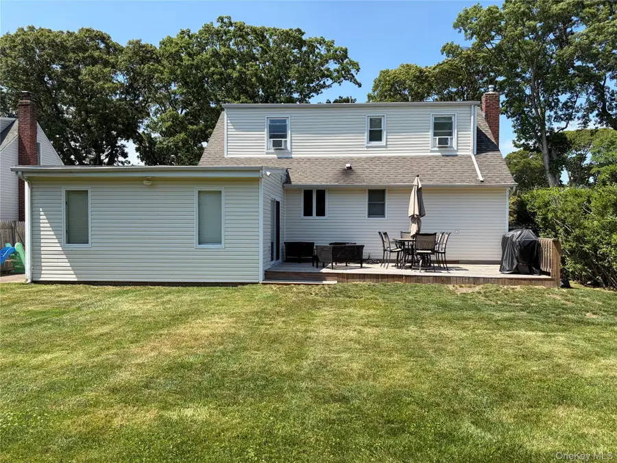 62 Pell Avenue, North Babylon, NY 11703 - #2