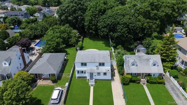 101 Spruce Avenue, Bethpage, NY 11714