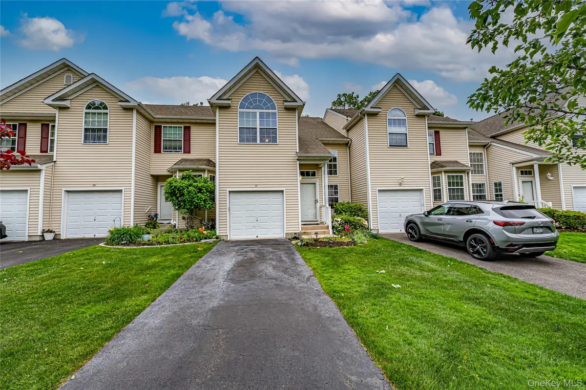 31 Cranberry Circle, Medford, NY 11763 - #1