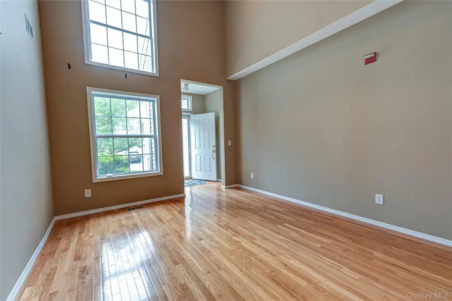 31 Cranberry Circle, Medford, NY 11763 - #3