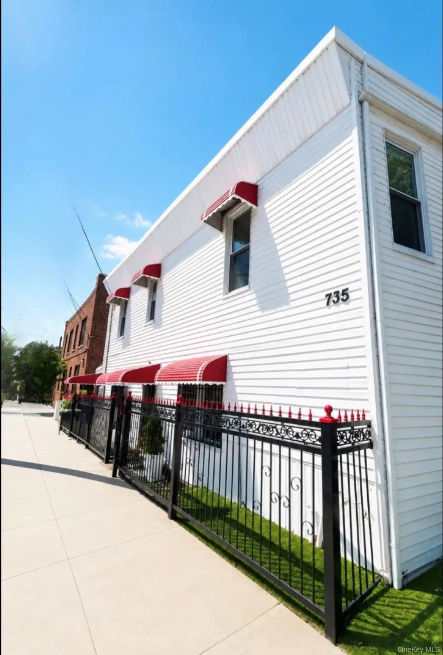 735 E 211th Street, Bronx, NY 10467 - #1