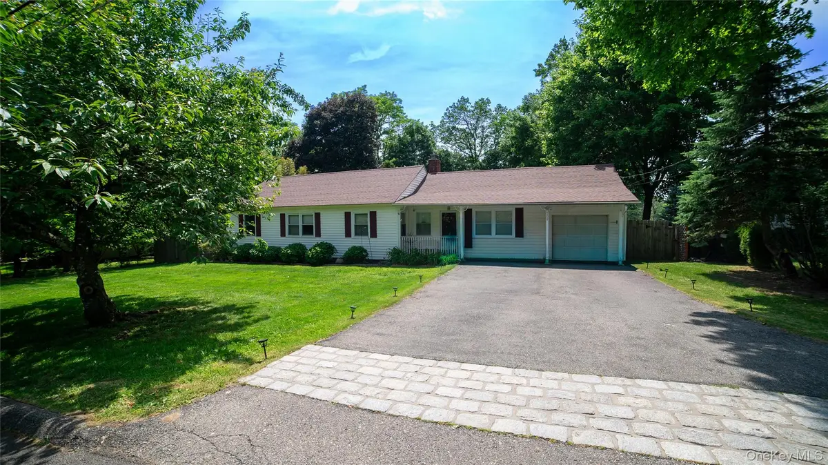 208 Woodhampton Drive, White Plains, NY 10603 - #1
