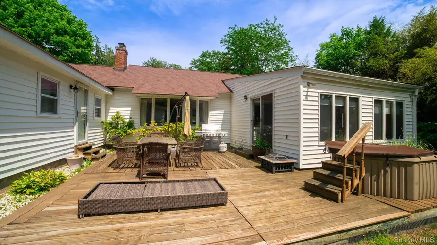 208 Woodhampton Drive, White Plains, NY 10603 - #2