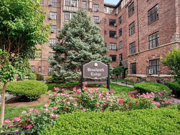 2 Westchester Avenue #4J, White Plains, NY 10601