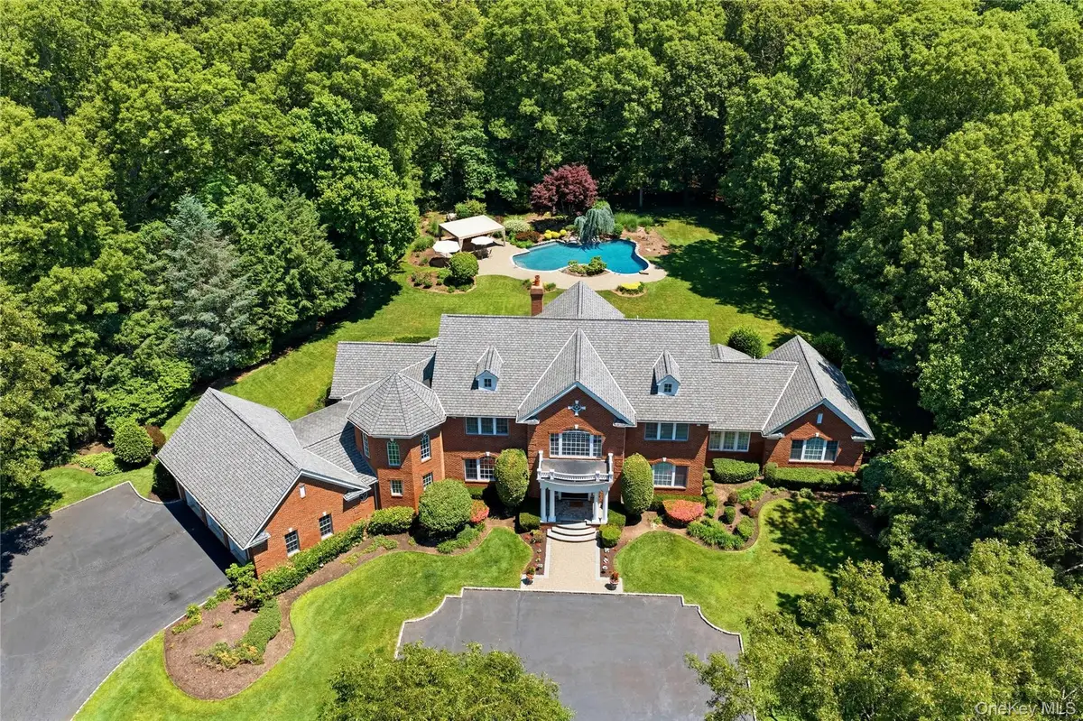 7 Fairway Court, Upper Brookville, NY 11771 - #1