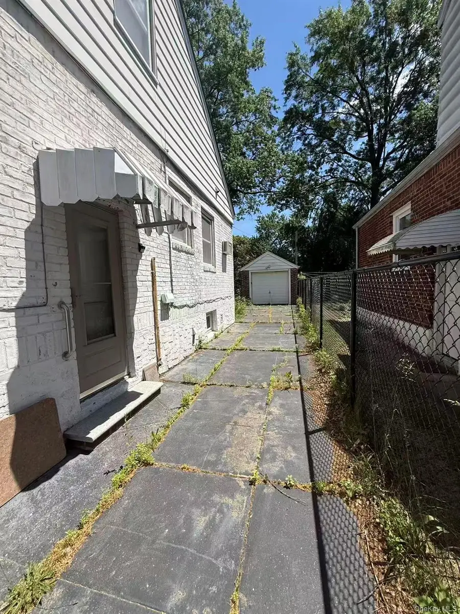 185-06 64th Avenue, Fresh Meadows, NY 11365 - #3