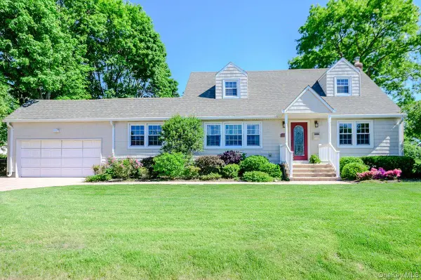 1401 Herzel Boulevard, West Babylon, NY 11704