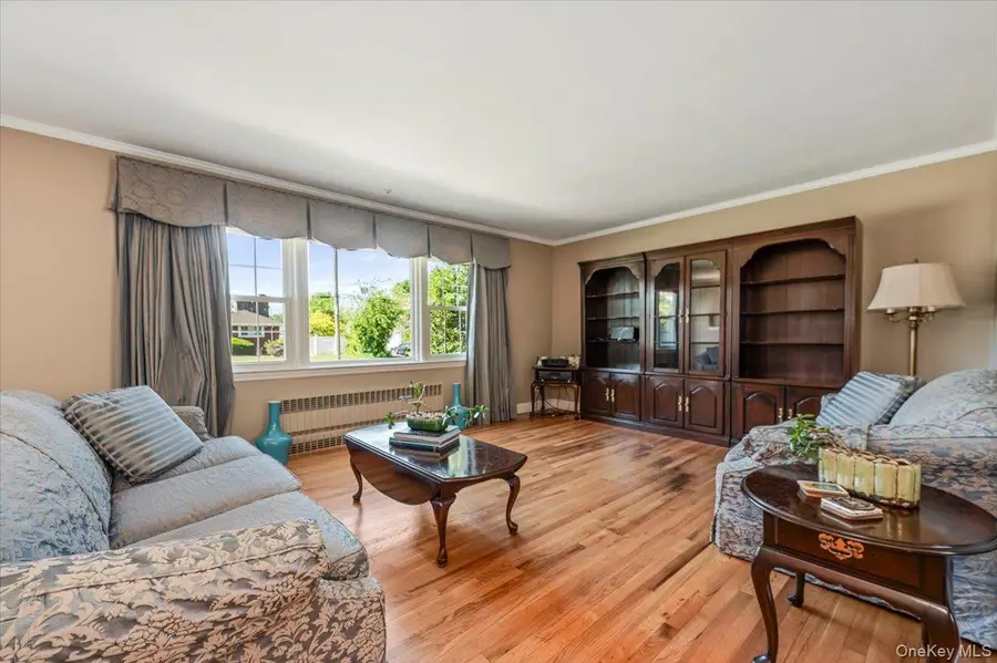 1401 Herzel Boulevard, West Babylon, NY 11704 - #3