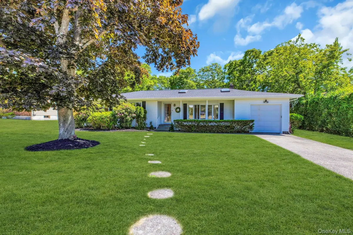 6 Oldfield Lane, East Quogue, NY 11942 - #1