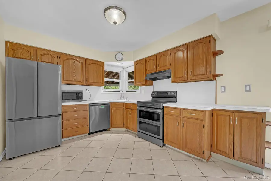 9 Nassau Avenue, West Babylon, NY 11704 - #3