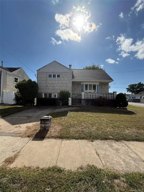 49 Noble Street, North Babylon, NY 11703