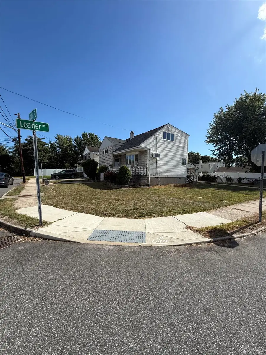 49 Noble Street, North Babylon, NY 11703 - #2