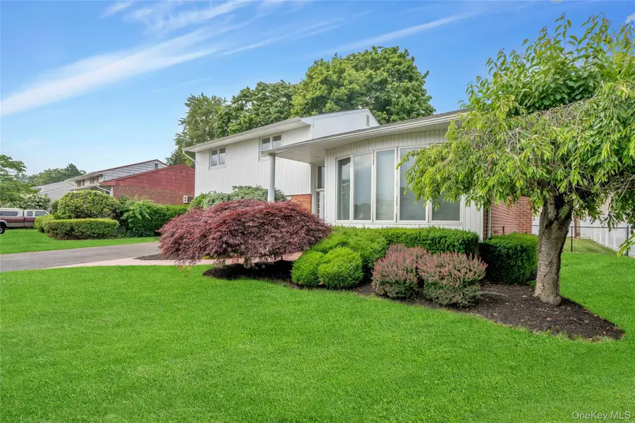27 Coronet Lane, Plainview, NY 11803 - #2
