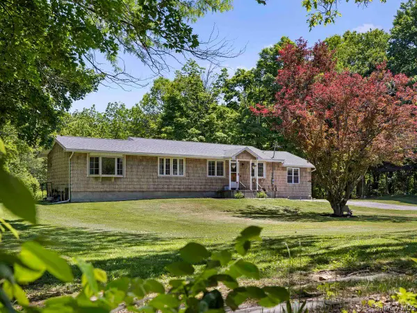 284 Tuckers Corners Road, Highland, NY 12528