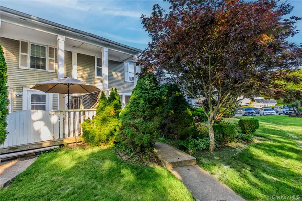 8a Independence Court, Ridge, NY 11961