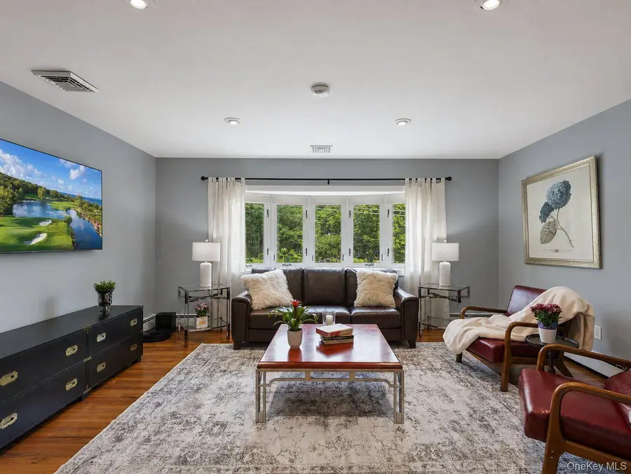 2 Highfield Avenue, Port Washington, NY 11050 - #3