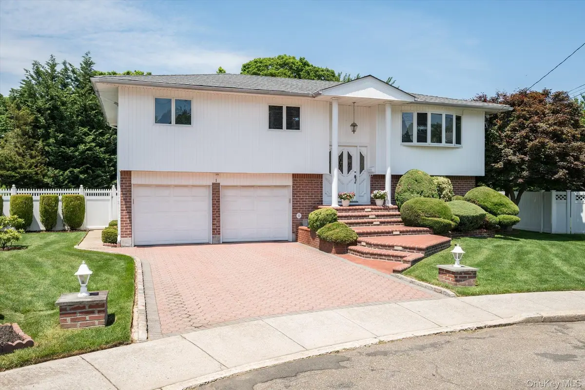 1 Eliot Court, Syosset, NY 11791 - #1