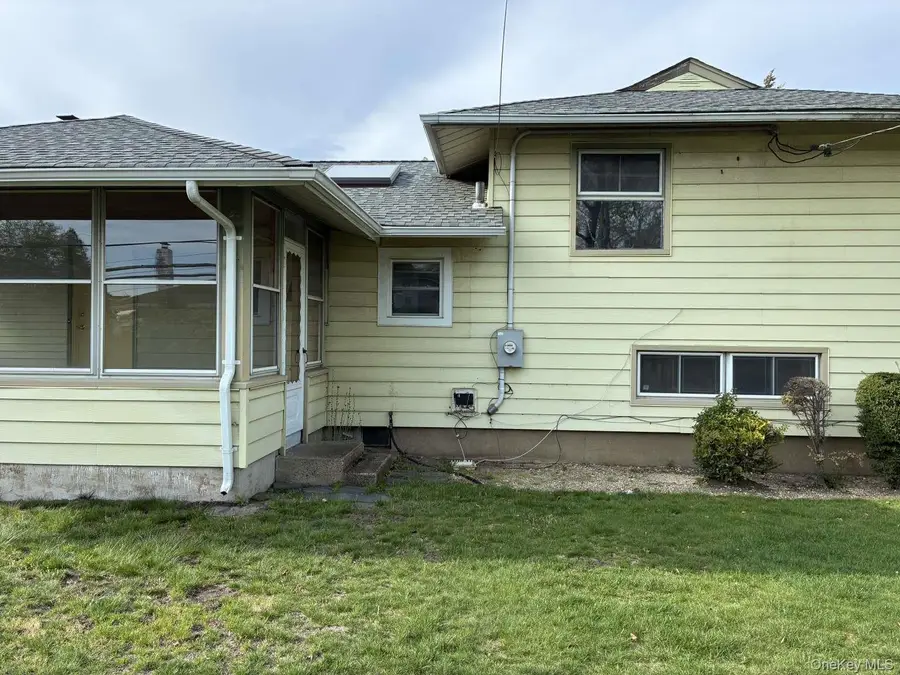 1474 Stephen Marc Lane, East Meadow, NY 11554 - #2