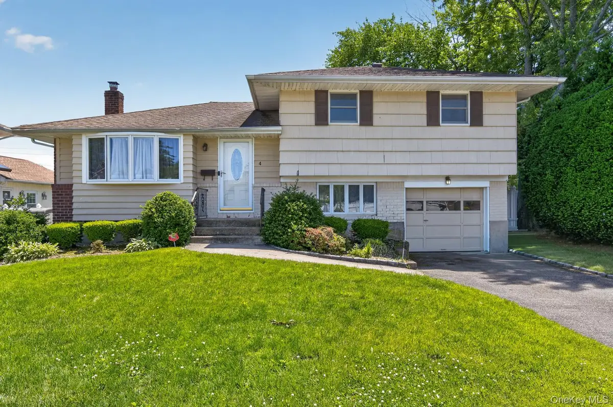 4 Gates Avenue, Plainview, NY 11803 - #1
