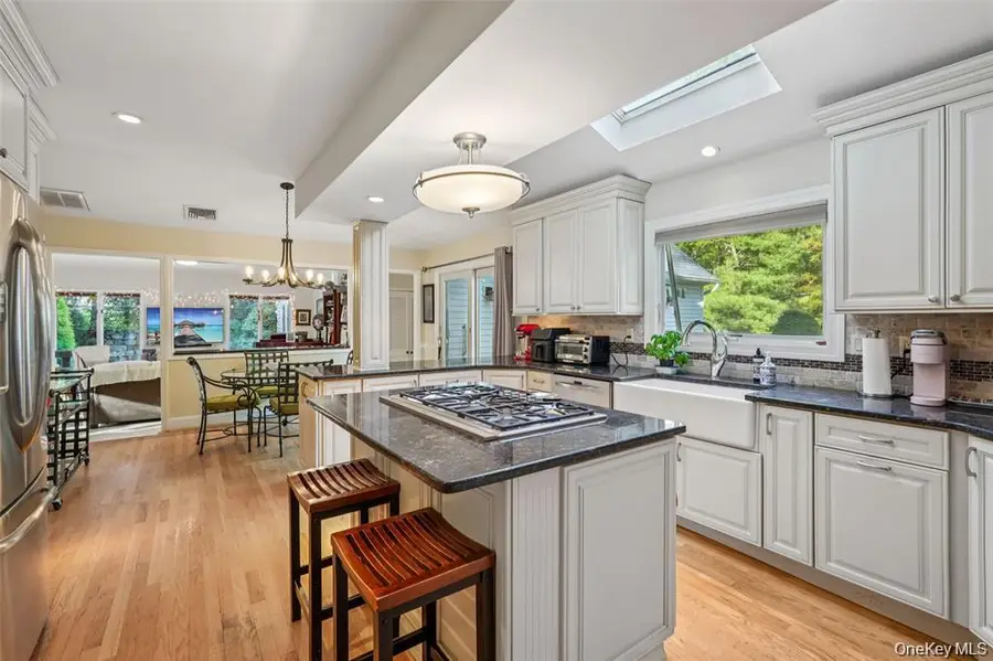 8 Abbey Road, Orangeburg, NY 10962 - #3