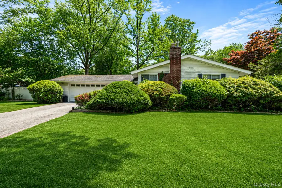 3 Cedar Crest Drive, Dix Hills, NY 11746 - #2