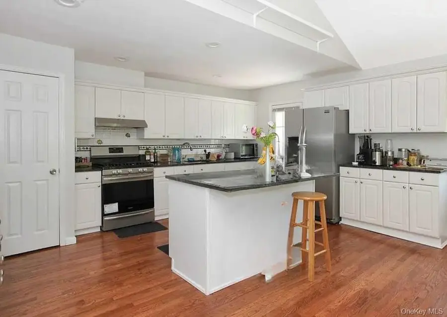 11 Antler Lane, South Setauket, NY 11720 - #2