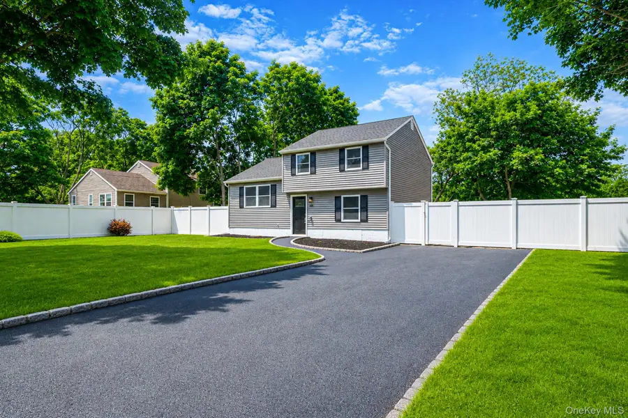 610 Americus Avenue, East Patchogue, NY 11772 - #3