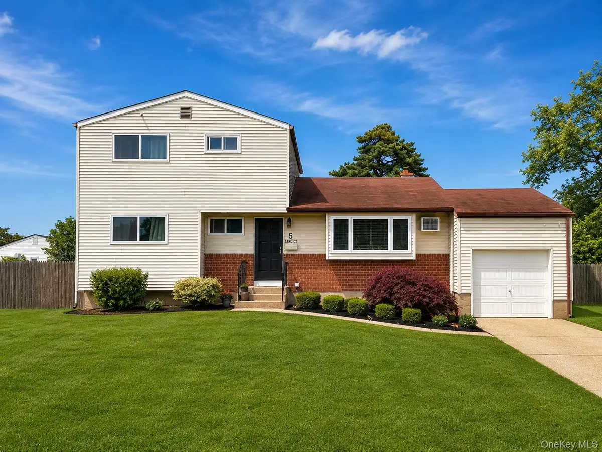 5 Zane Court, Brentwood, NY 11717 - #1