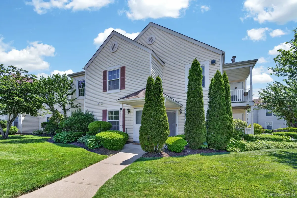 182 Fairview Circle, Middle Island, NY 11953 - #1