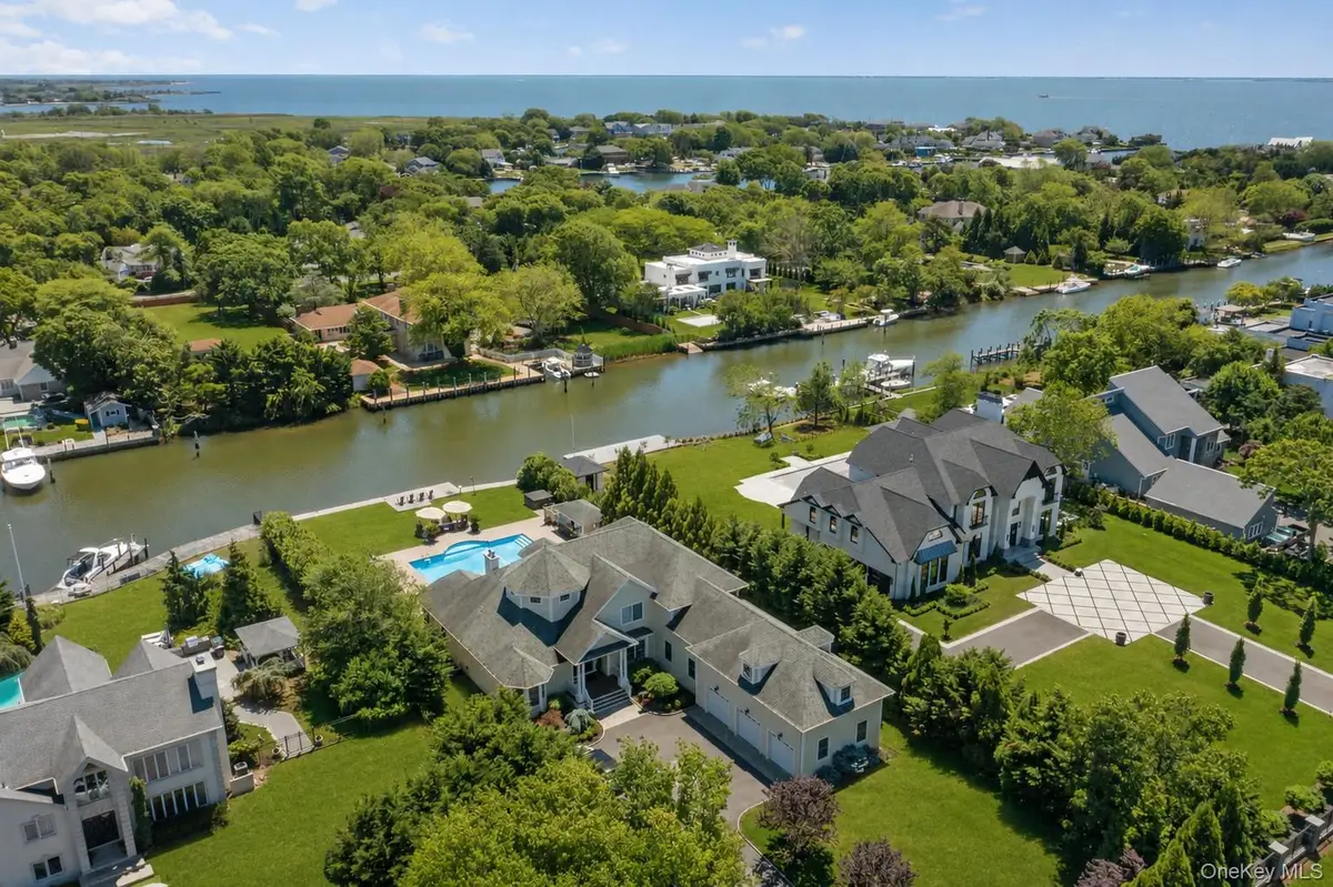 65 W Bayberry Road, Islip, NY 11751 - #1