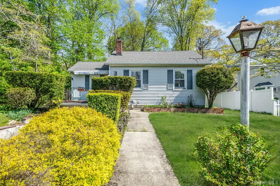 24 Locust Avenue, Wading River, NY 11792 - #3